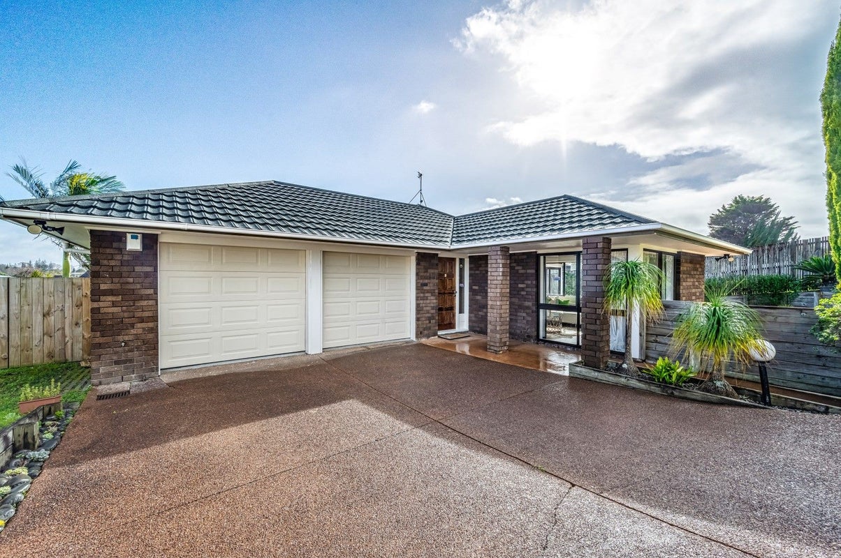 71 Aberfeldy Avenue, Highland Park, Auckland - Carousel 1