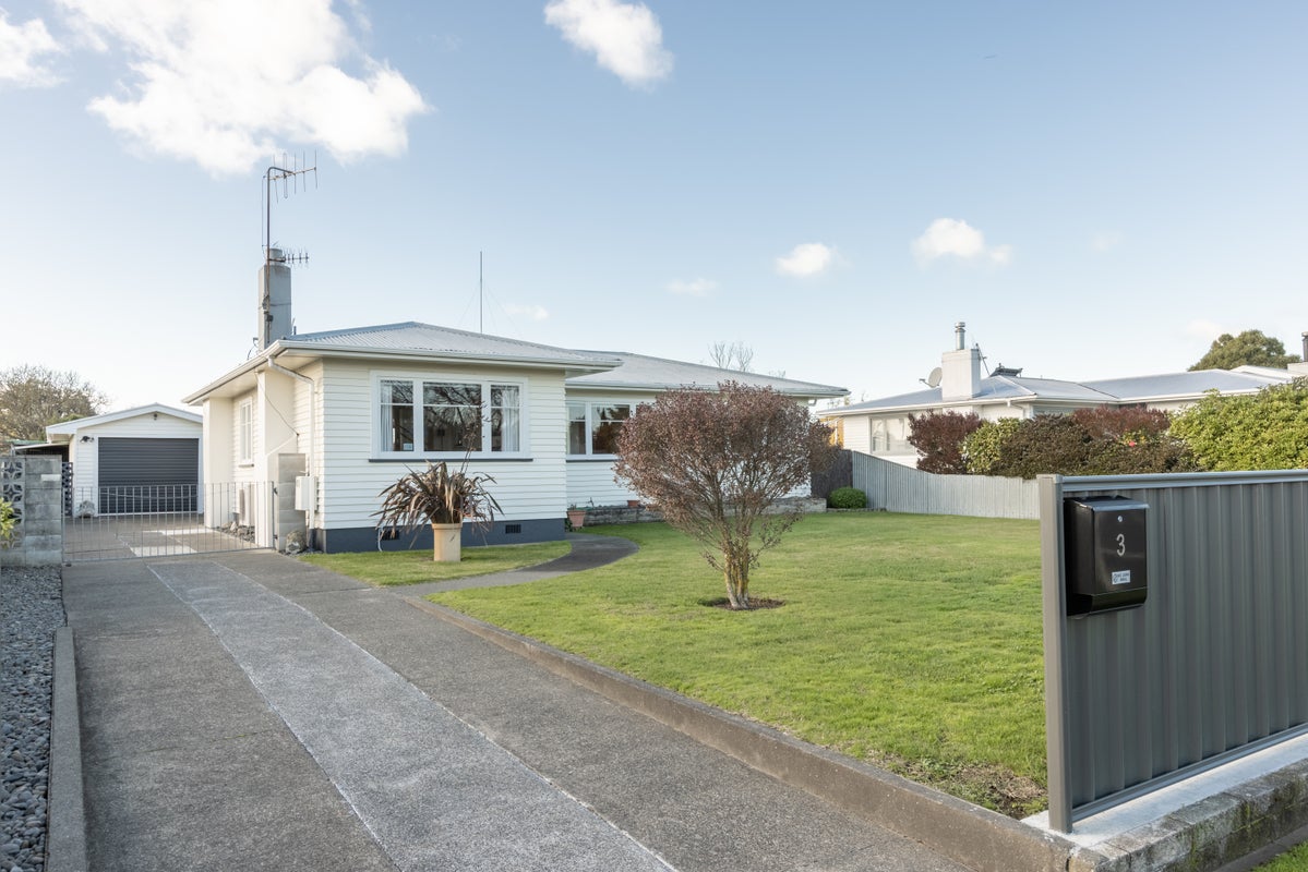3 Trinity Crescent, Pirimai, Napier - Carousel 1