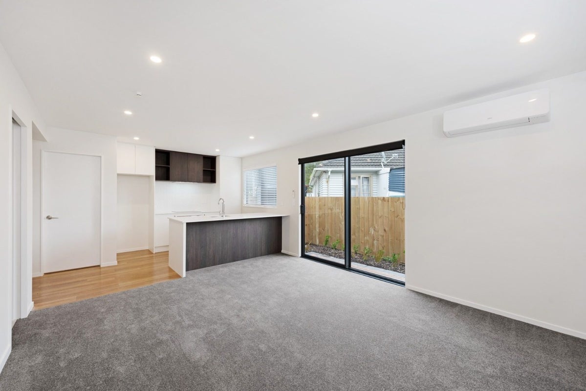 4/3 Best Street, Wainuiomata, Lower Hutt - Carousel 1