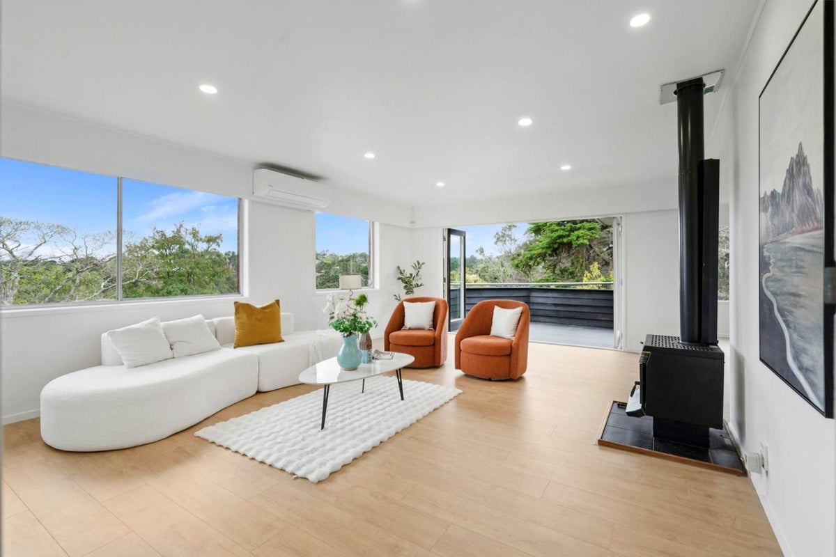 18 Vienna Place, Birkenhead, Auckland - Carousel 2