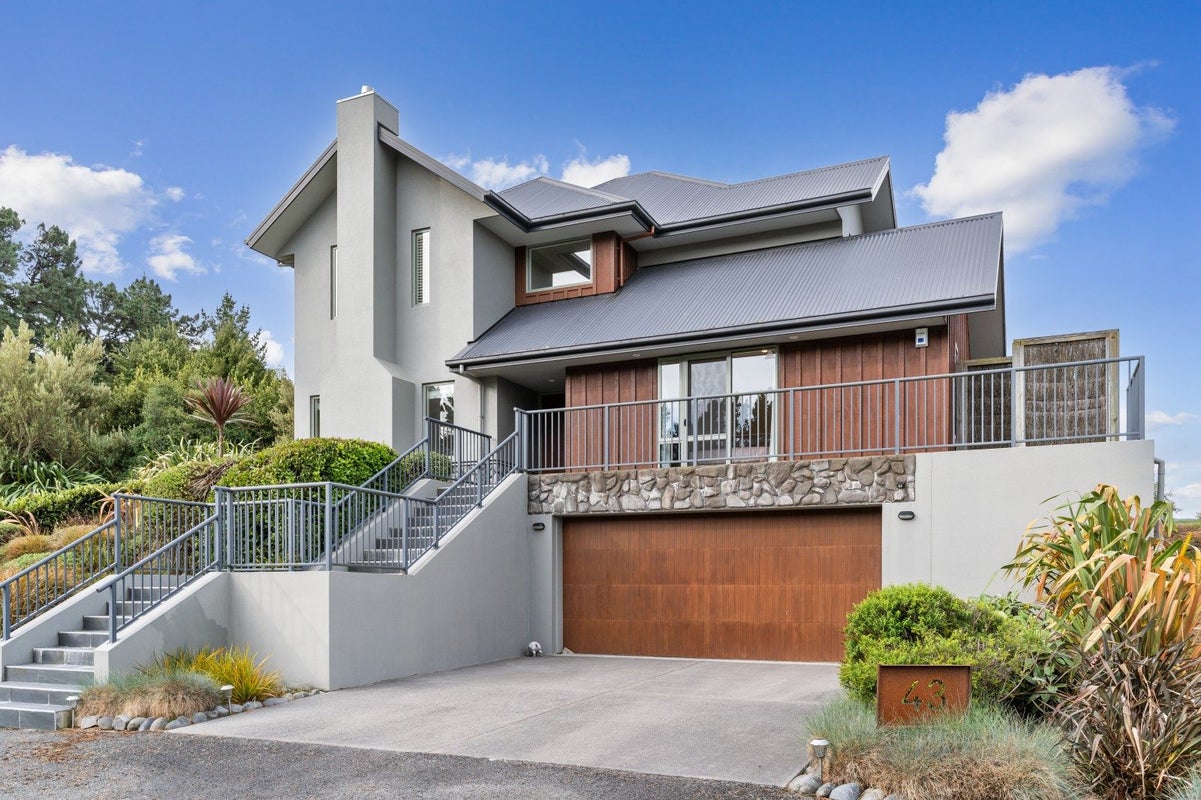 58 Quail Rise, Stoke, Nelson - Carousel 1