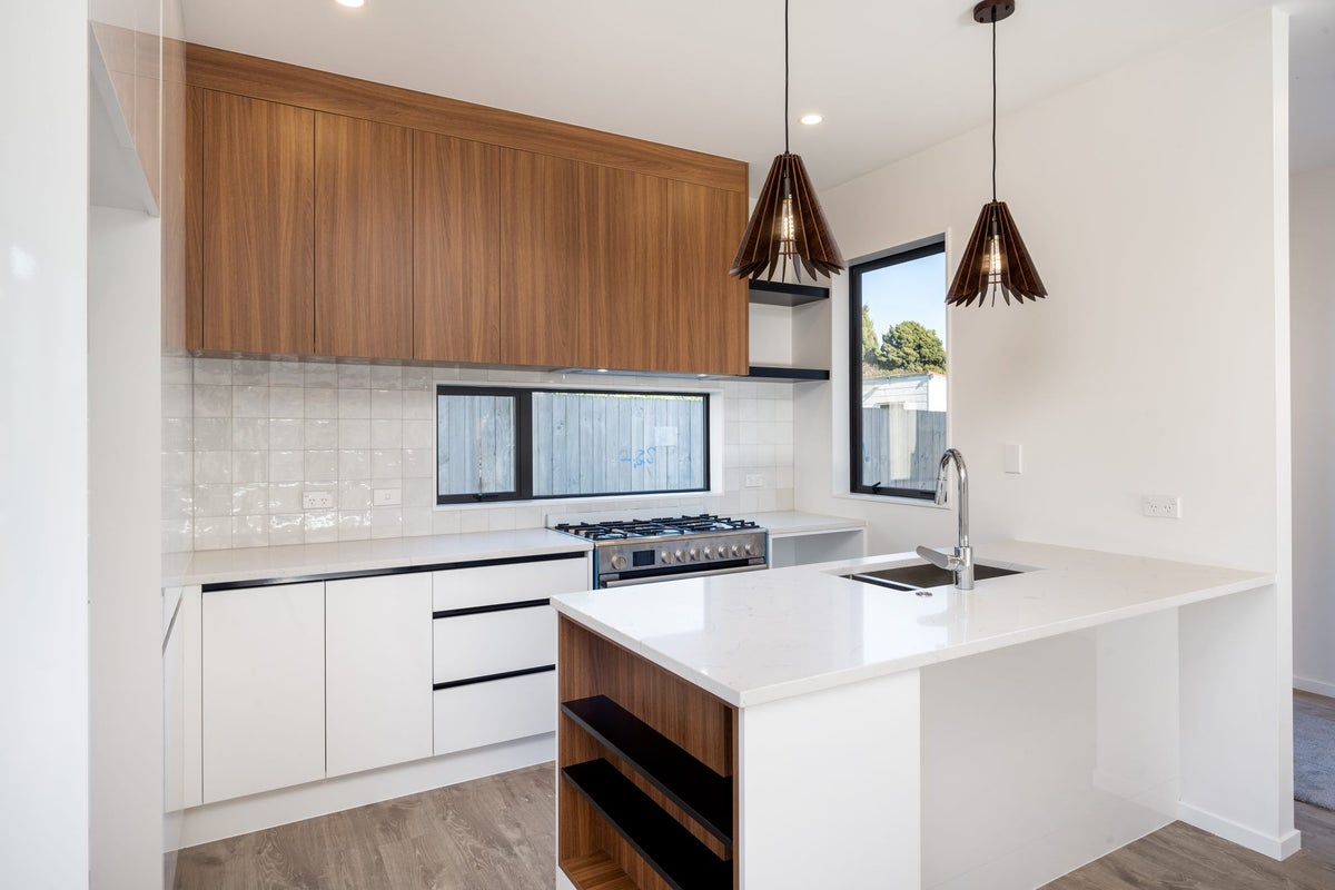 4C Ropata Avenue, Point England, Auckland - Carousel 2