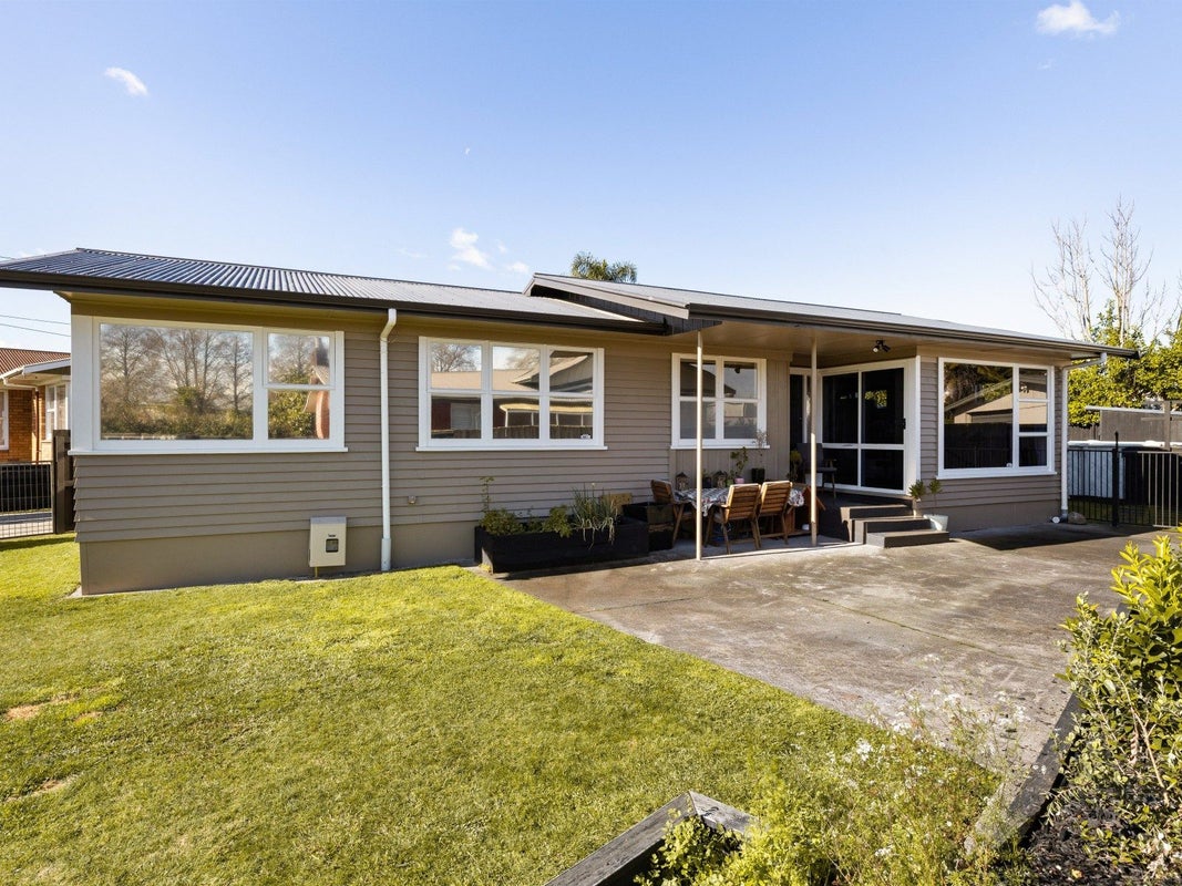 70 Mears Road, St Andrews, Hamilton - Carousel 3
