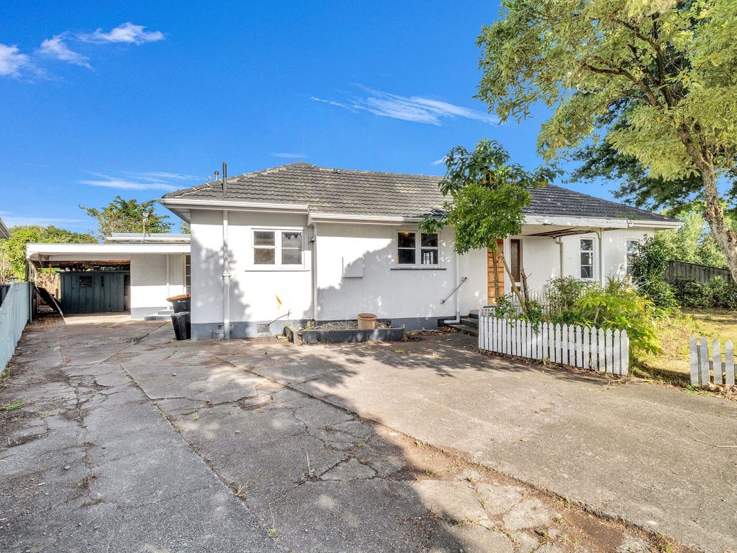 202 Botanical Road, Takaro, Palmerston North - Carousel 2