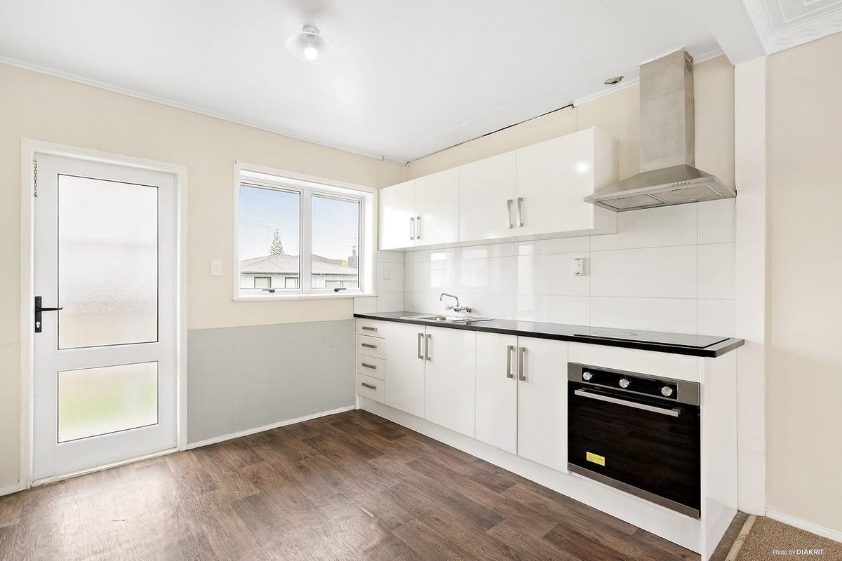 3/4 Fleming Street, Manurewa East, Auckland - Carousel 1