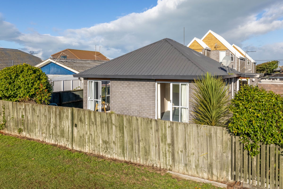 3/44 Lonsdale Street, New Brighton, Christchurch - Carousel 2