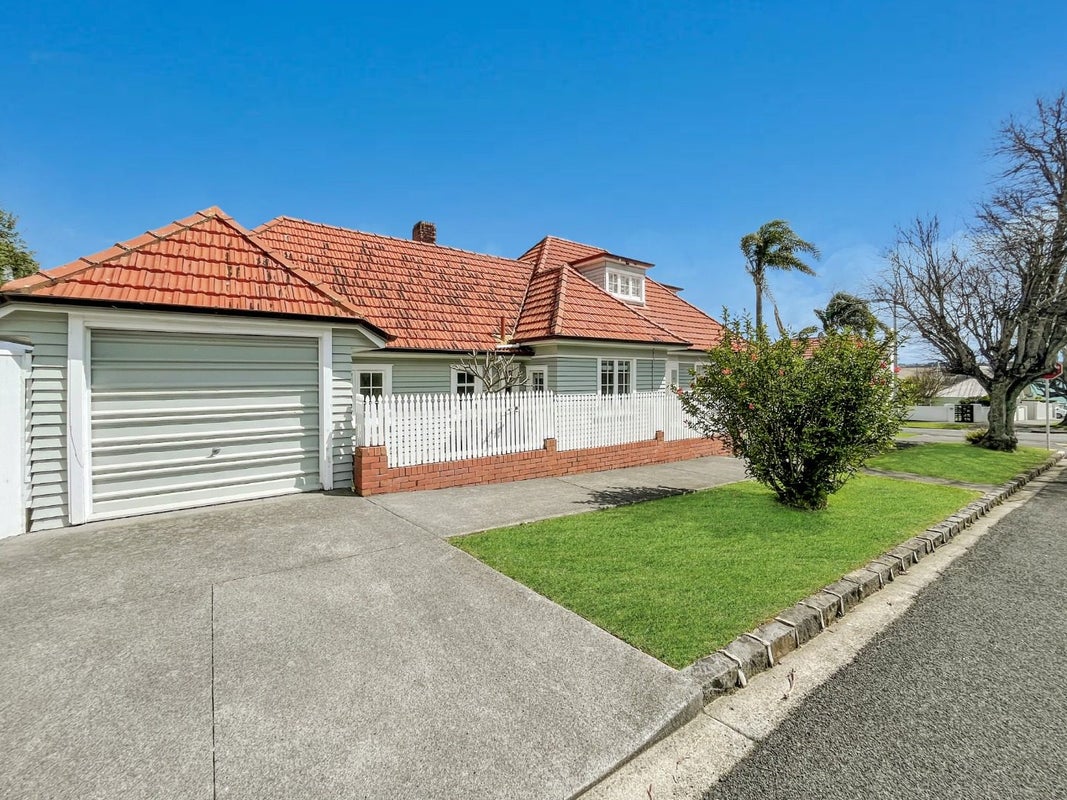 10 Galatea Terrace, Herne Bay, Auckland - Carousel 1