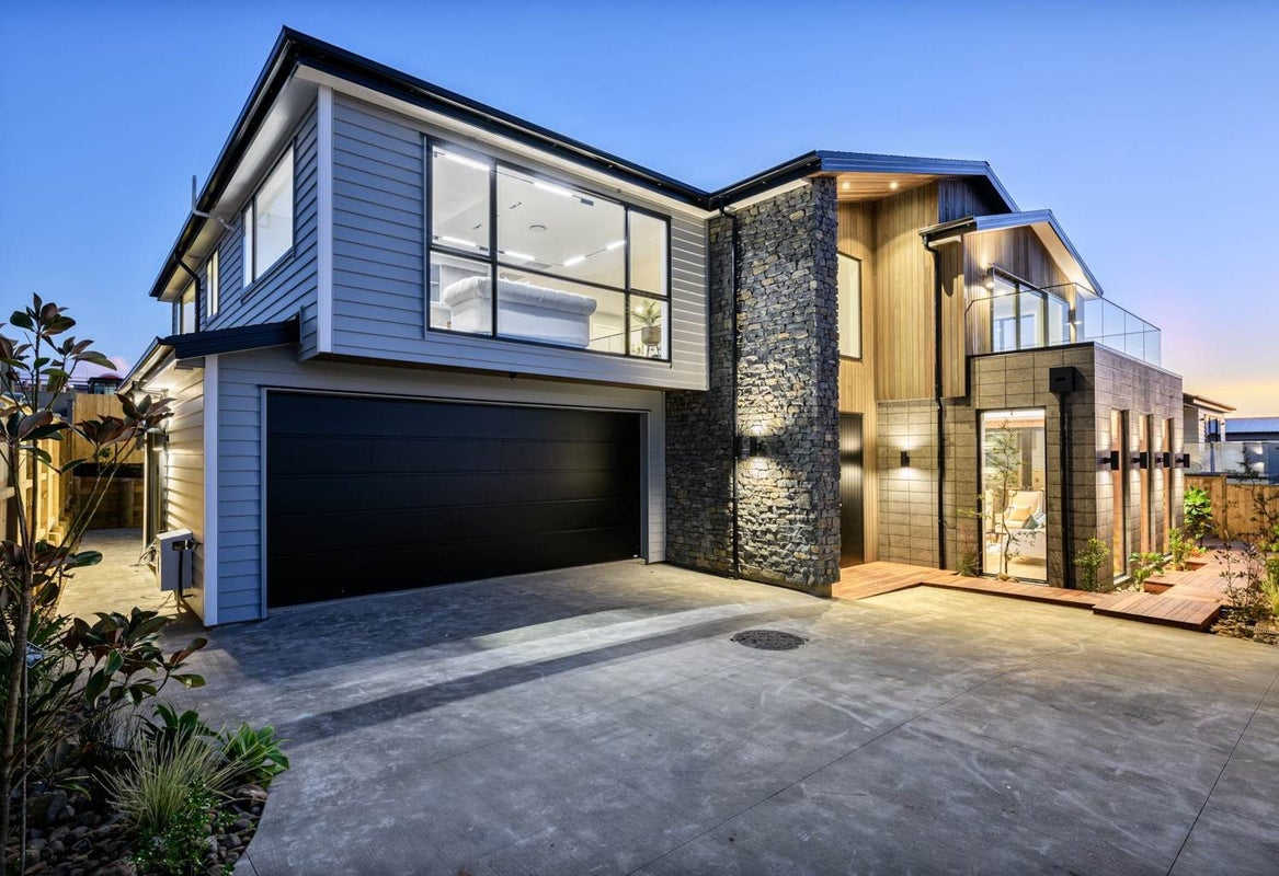 24 Hooten Place, Oteha, Auckland - Carousel 1
