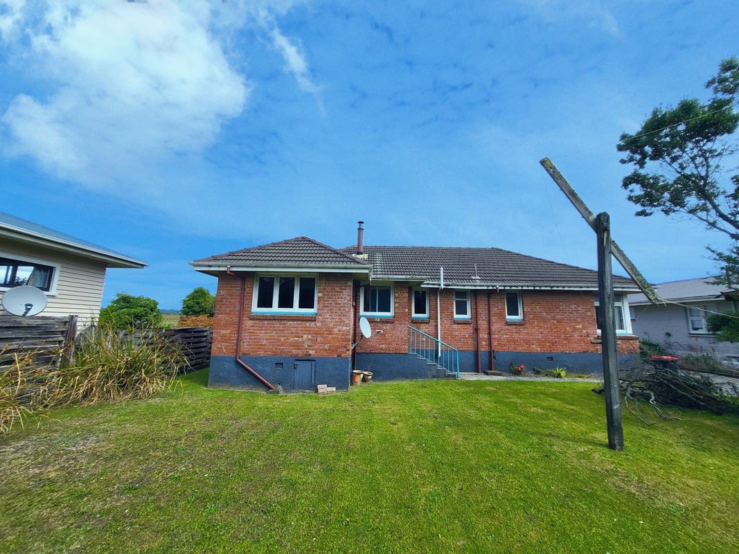 13 Nelson Quay, Cobden, Greymouth - Carousel 10