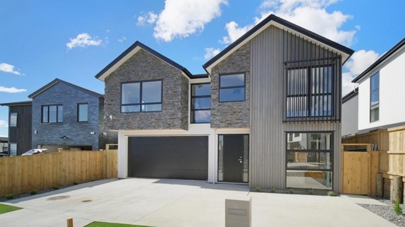 7 Woodacre Street, Flat Bush, Auckland - Carousel 1
