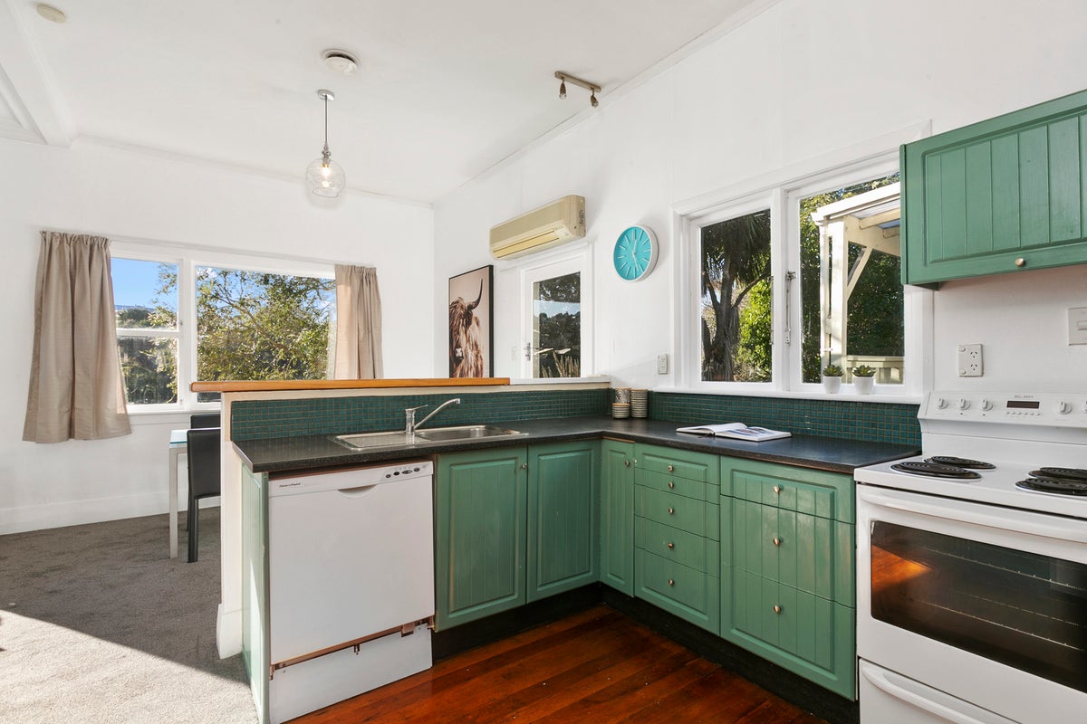 101 Neidpath Road, Mornington, Dunedin - Carousel 2