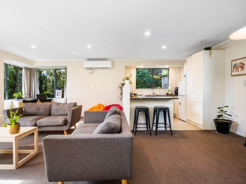 2 Mountain Road, Morningside, Whangarei - Carousel 1