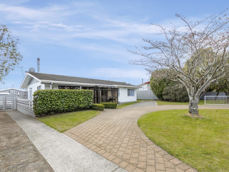 77 Richmond Avenue, Richmond Heights, Taupo - Carousel 1