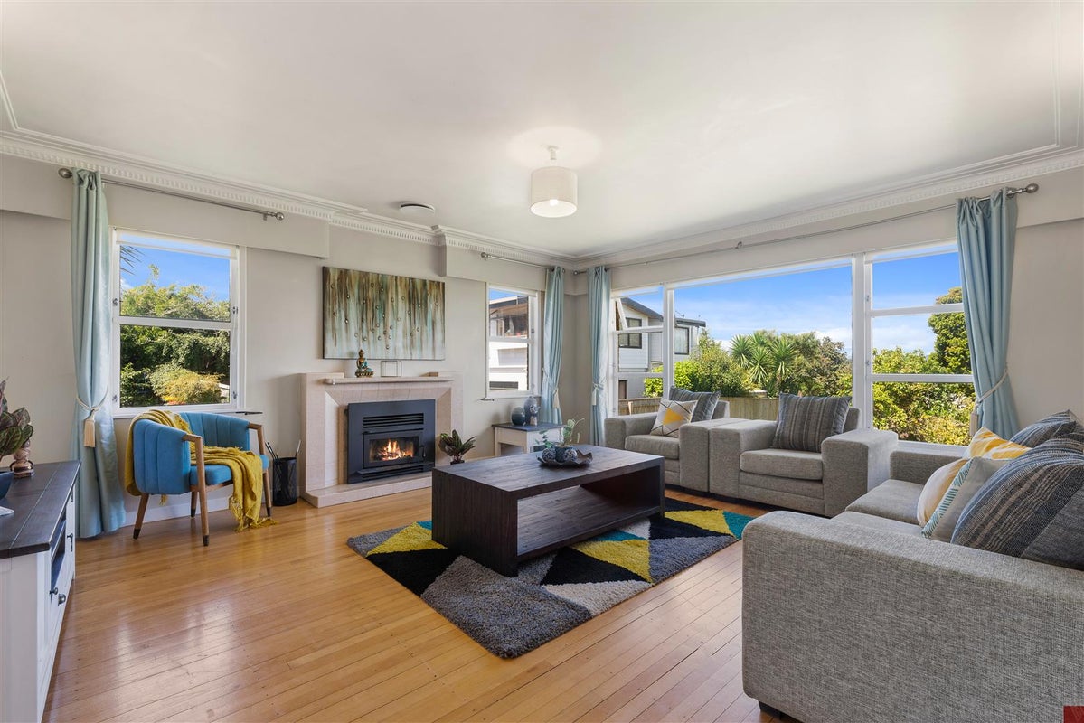 11 Grand Vue Road, Kawaha Point, Rotorua - Carousel 2