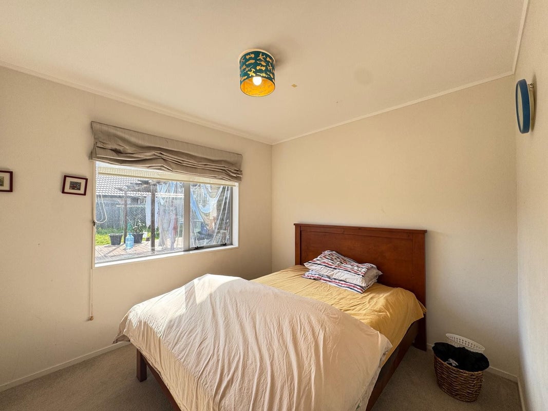11 Travers Place, Northpark, Auckland - Carousel 2