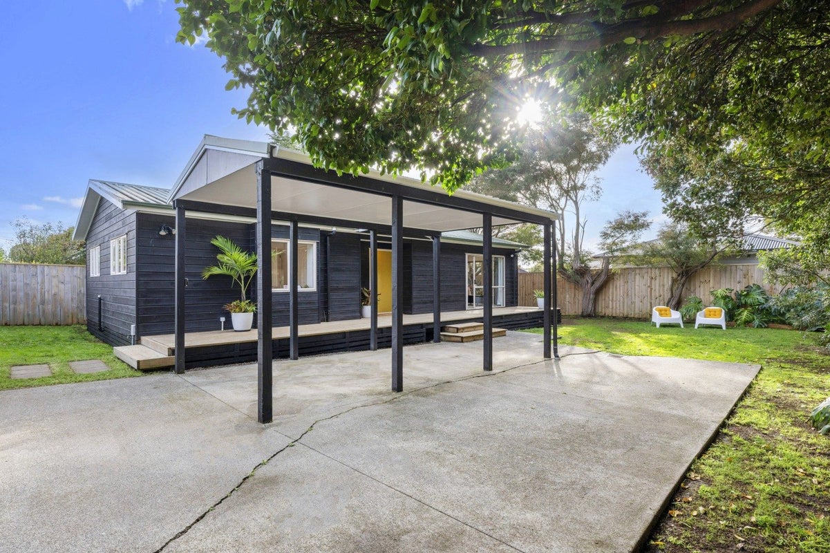 60 Holmes Road, Manurewa, Auckland - Carousel 1