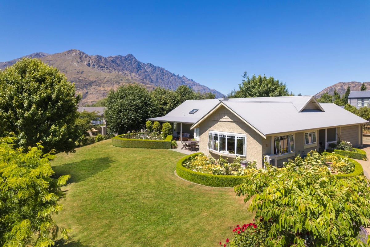 33 Ferry Hill Drive, Lower Shotover, Queenstown - Carousel 1