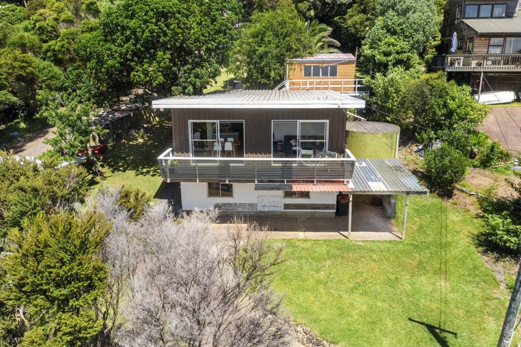 55 Coromandel Road, Oneroa, Waiheke Island - Carousel 2