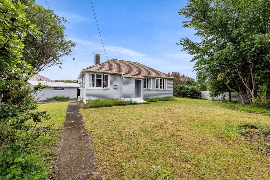 2 Dixon Avenue, Hawera - Carousel 12