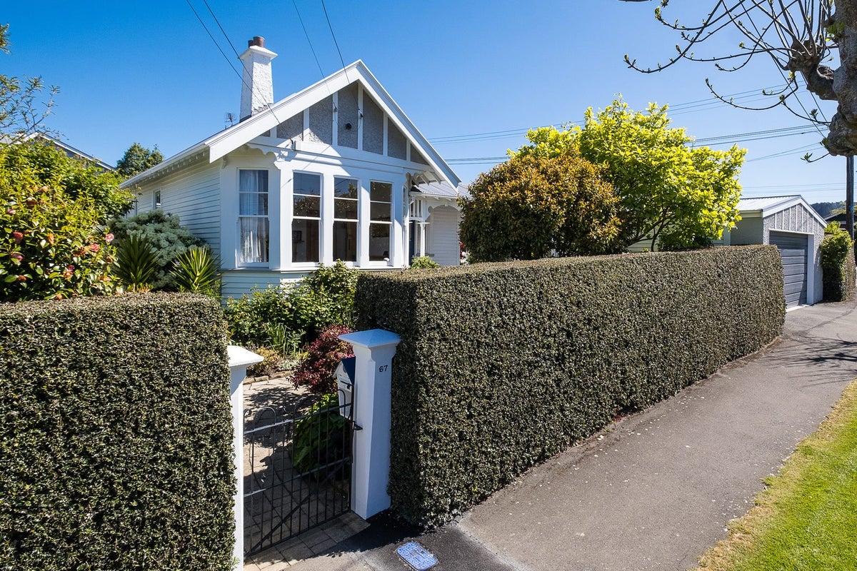 67 Rosebery Street, Belleknowes, Dunedin - Carousel 1
