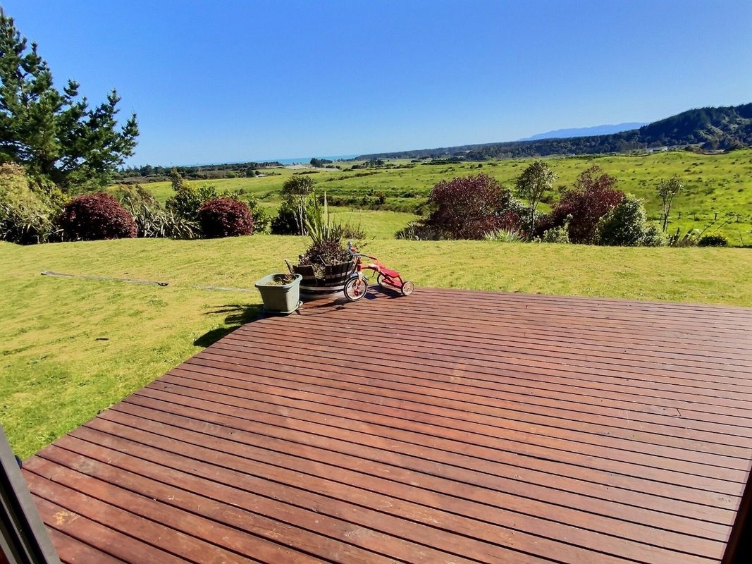 19 Ballarat Rise, AWATUNA, HOKITIKA - Carousel 19