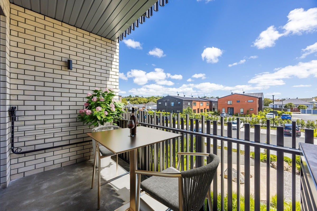 101/4 Range View Road, Mount Albert, Auckland - Carousel 9