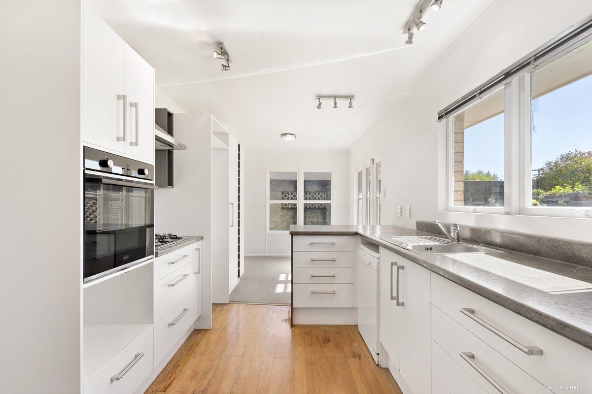 4 Augusta Street, Fairfield, Hamilton - Carousel 2
