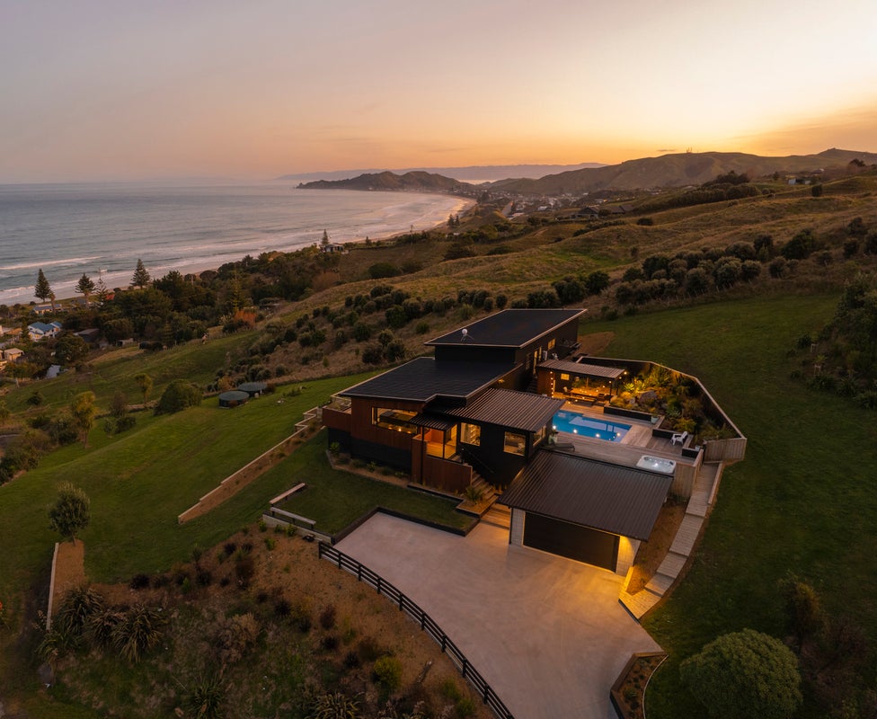 34 Sirrah Street, Okitu, Gisborne - Carousel 1