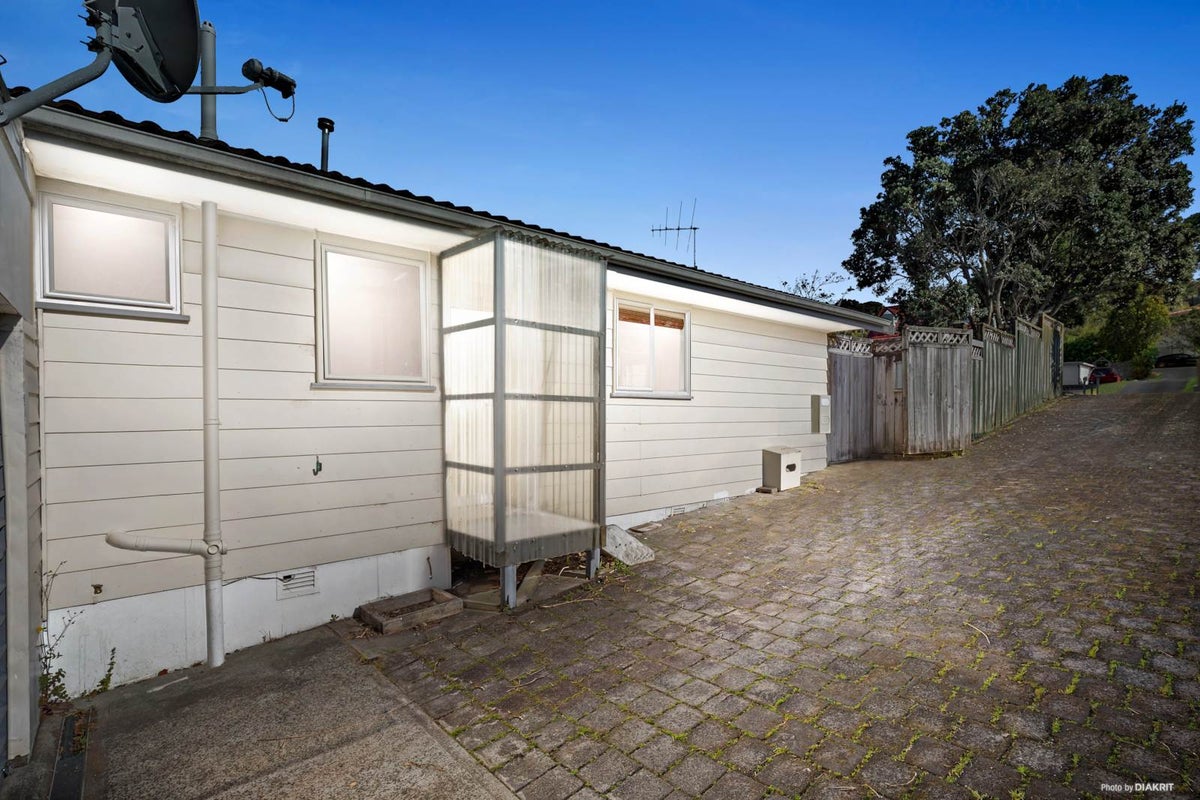 1/22 Lambrown Drive, Totara Vale, Auckland - Carousel 1