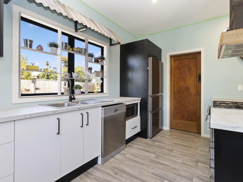 2/94 Lyon Street, Kihikihi, Te Awamutu - Carousel 2