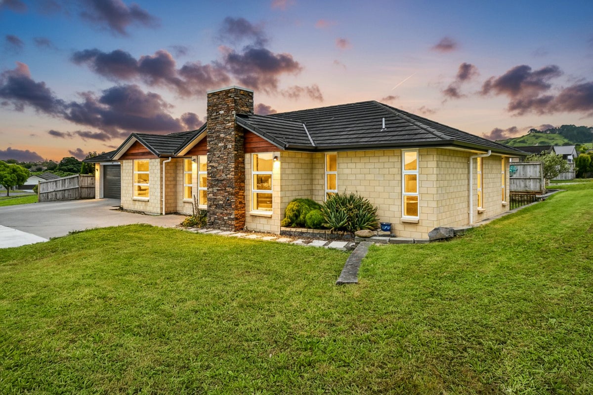2 Parkgrove Crescent, Pokeno - Carousel 2