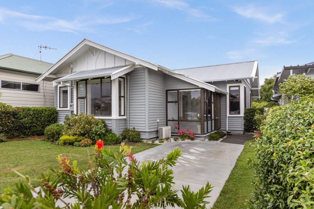 82 Vigor Brown Street, Napier South, Napier - Carousel 1