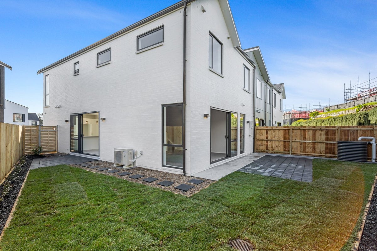 67 Roundel Crescent, Whenuapai, Auckland - Carousel 2