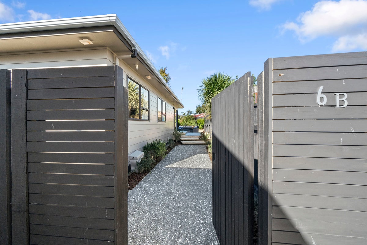 6B Fitzherbert Street, ALICETOWN, LOWER HUTT - Carousel 19