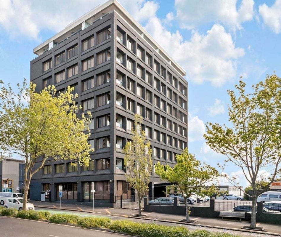 105/145 Symonds Street, Newton - Carousel 1