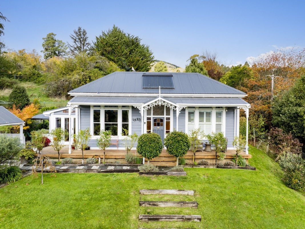 2A Braeside, East Taieri, Mosgiel - Carousel 1