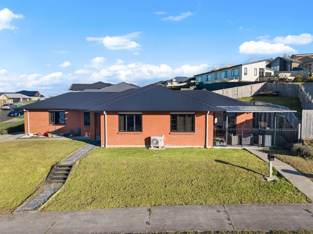 5 James Elliot Way, Pokeno - Carousel 2