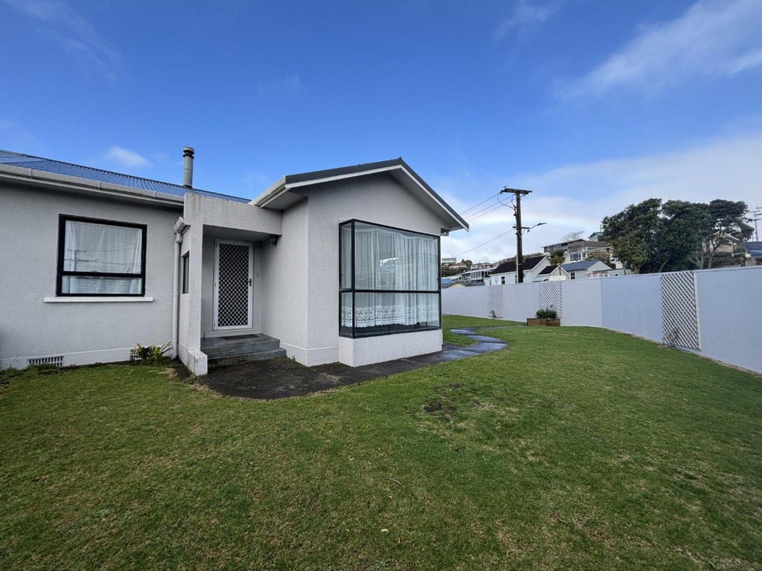 28 Breakwater Road, Moturoa, New Plymouth - Carousel 2