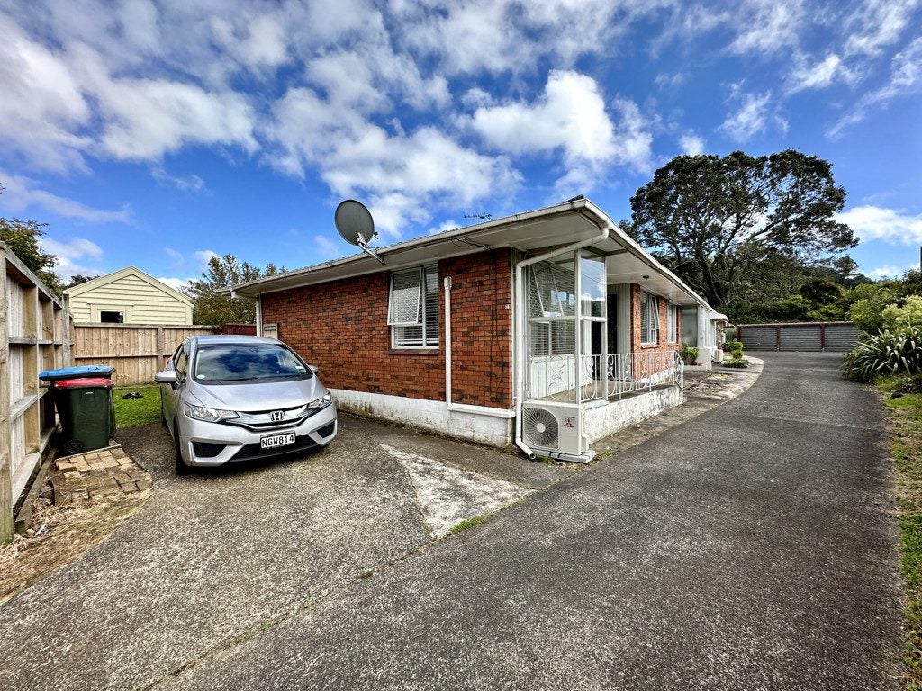 1/20 Poronui Street, Mount Eden, Auckland - Carousel 1