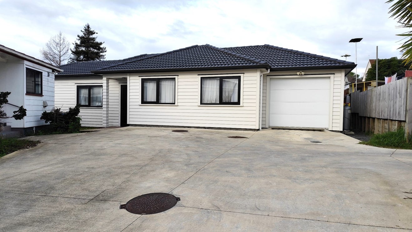 24A Derrimore Heights, Clover Park, Auckland - Carousel 1
