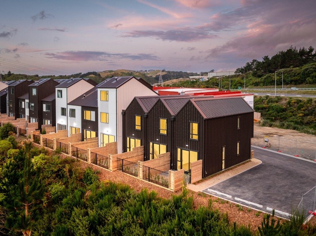92 Ara Paiwhenua, Tawa, Wellington - Carousel 2