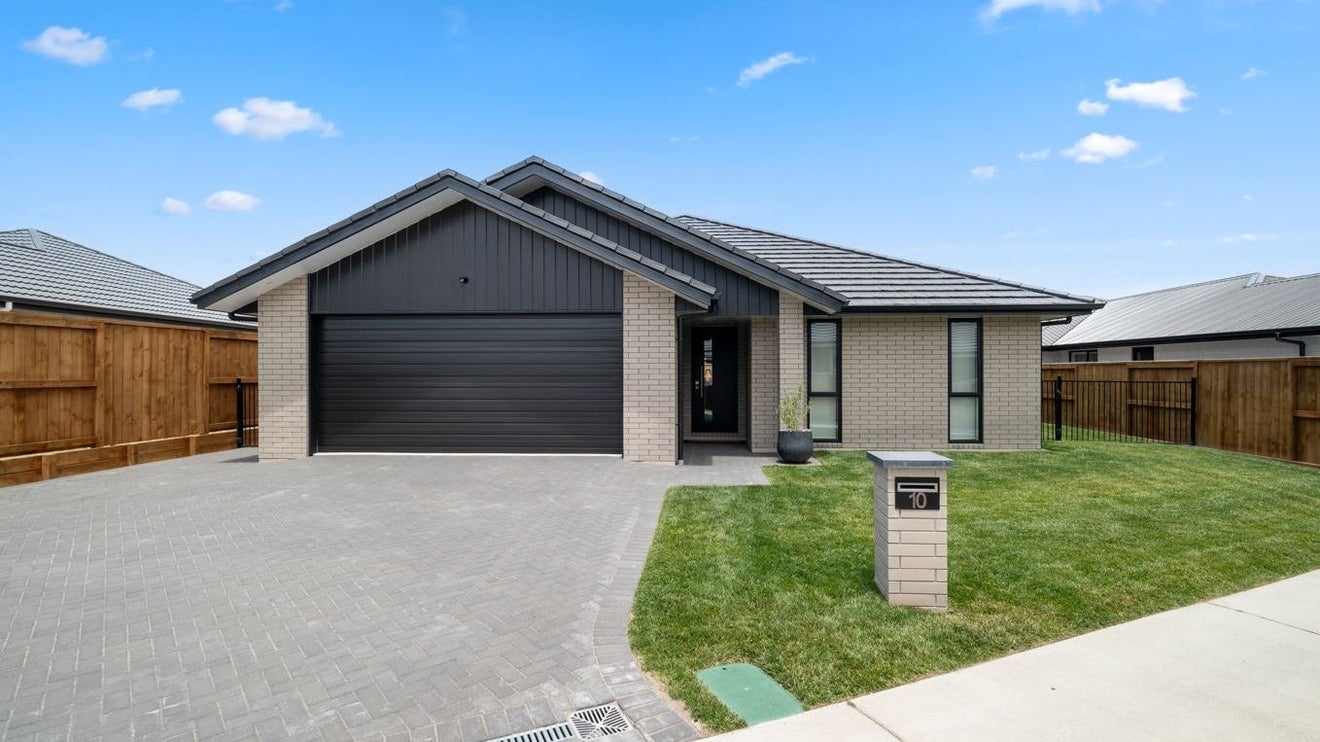 10 Patete Place, Wharewaka, Taupo - Carousel 1