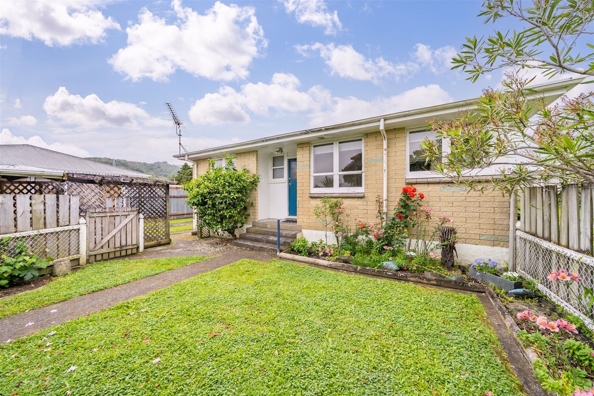 14A Bonnie Glen Crescent, Ebdentown, Upper Hutt - Carousel 1