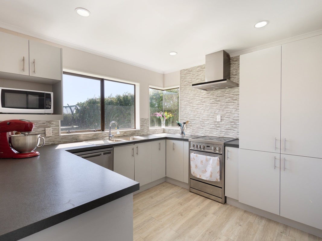 11 Warrington Street, Matua, Tauranga - Carousel 2