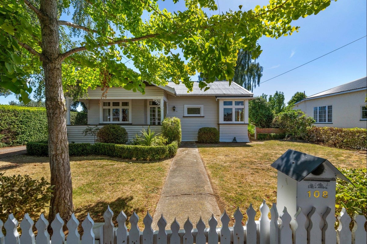 108 Arthur Street, Blenheim - Carousel 1
