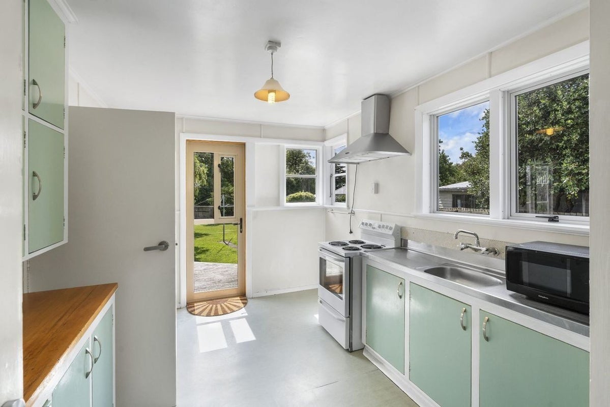 22A Attlee Crescent, Bryndwr, Christchurch - Carousel 2