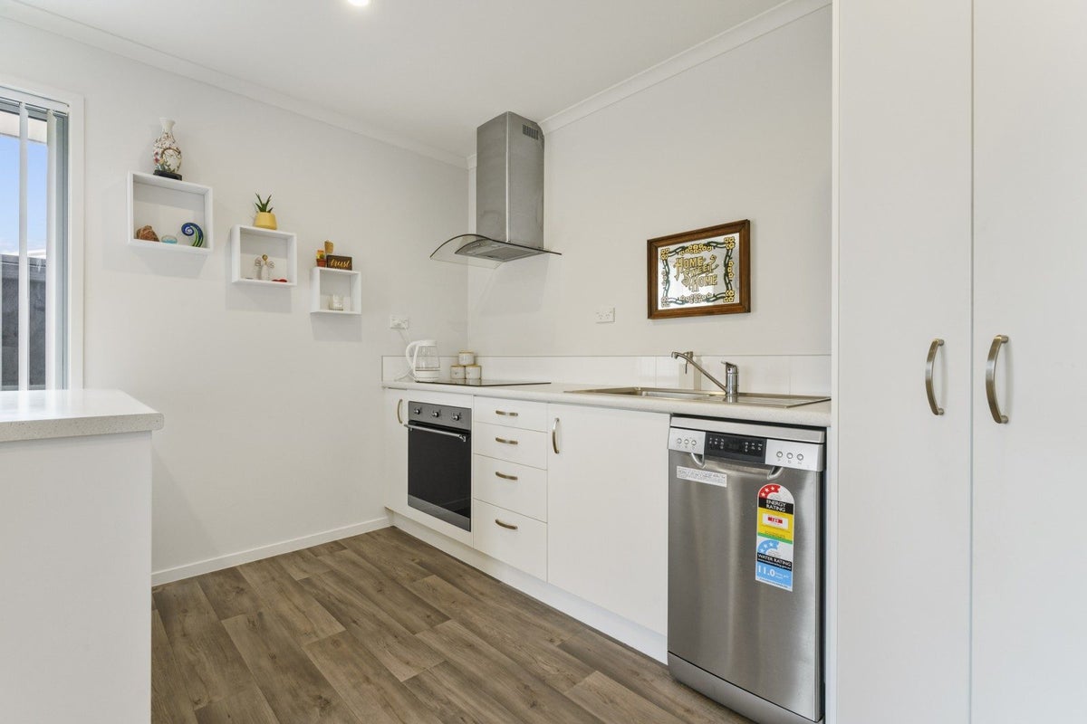 1 LANCE WAY, Papamoa, Tauranga - Carousel 15