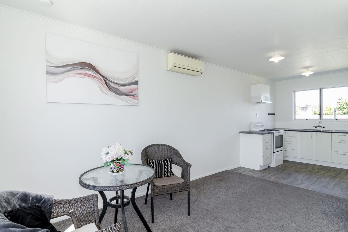 2/5 ROCHESTER ST, TAMATEA, NAPIER - Carousel 1