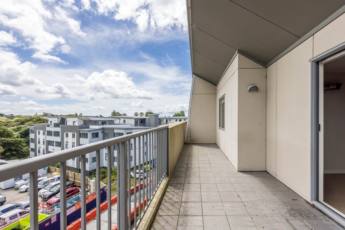 3B/28 Morning Star Place, St Lukes, Auckland - Carousel 2