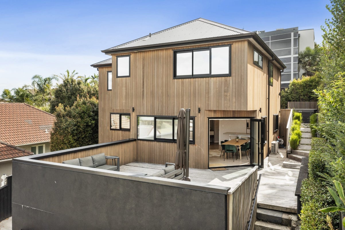 4/18 Glover Road, St Heliers, Auckland - Carousel 2